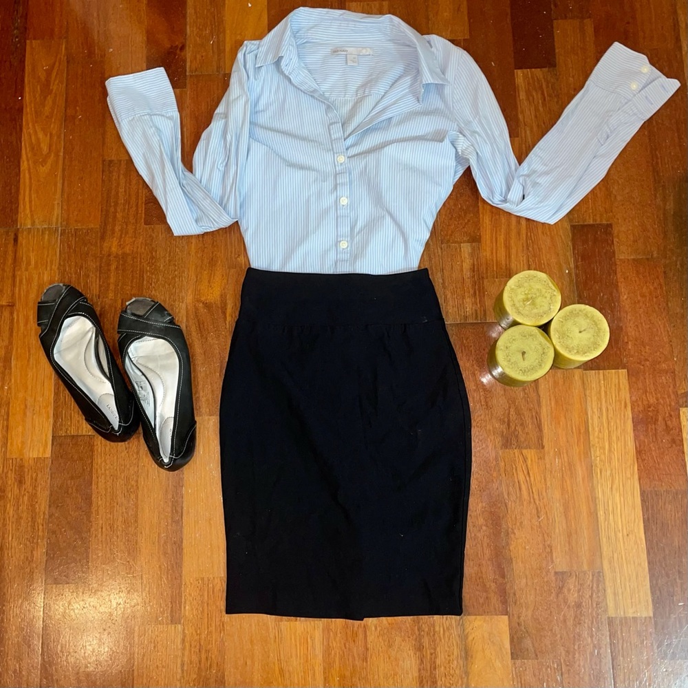 Black IZ brand bodycon skirt.